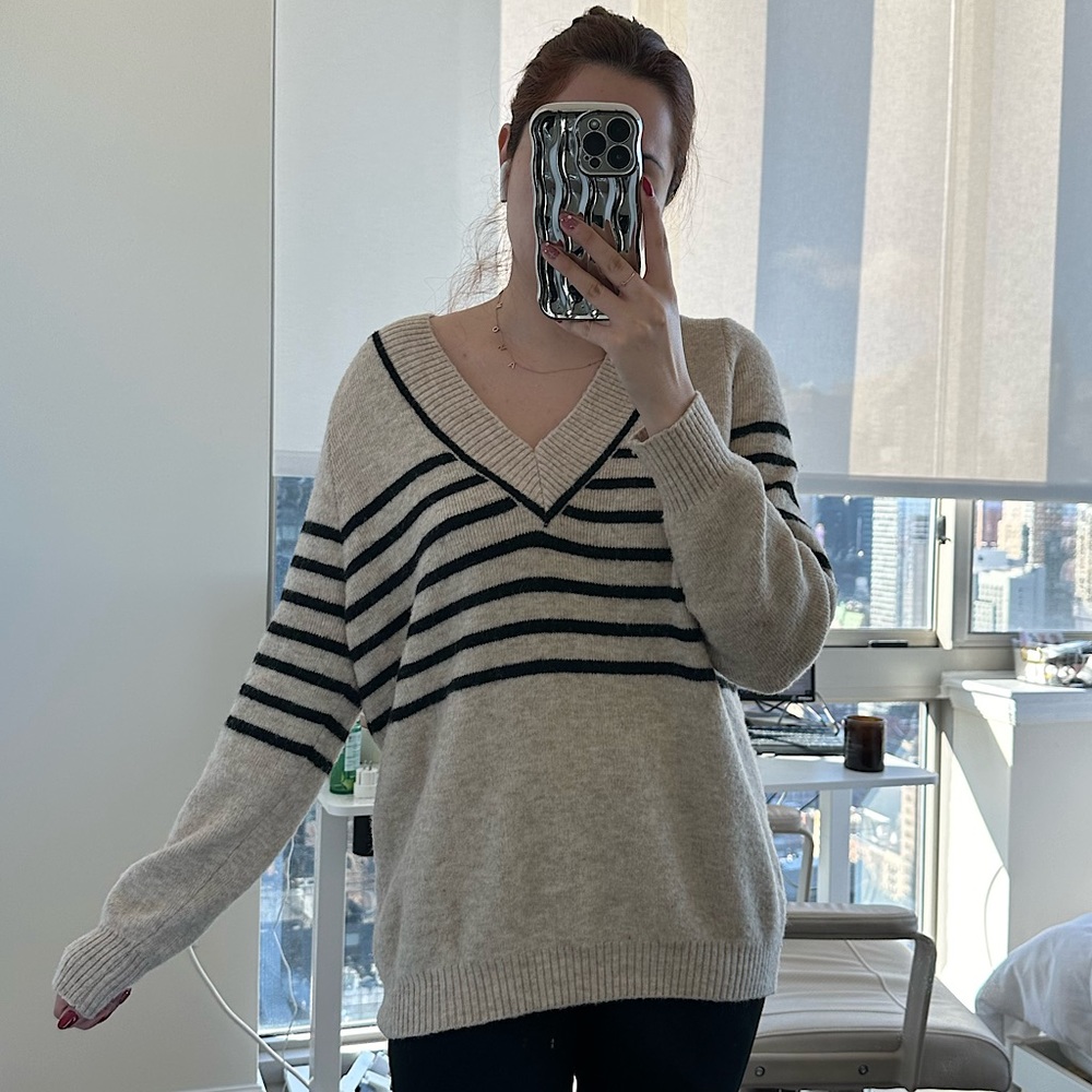Beautiful MANGO striped V neck sweater (M)